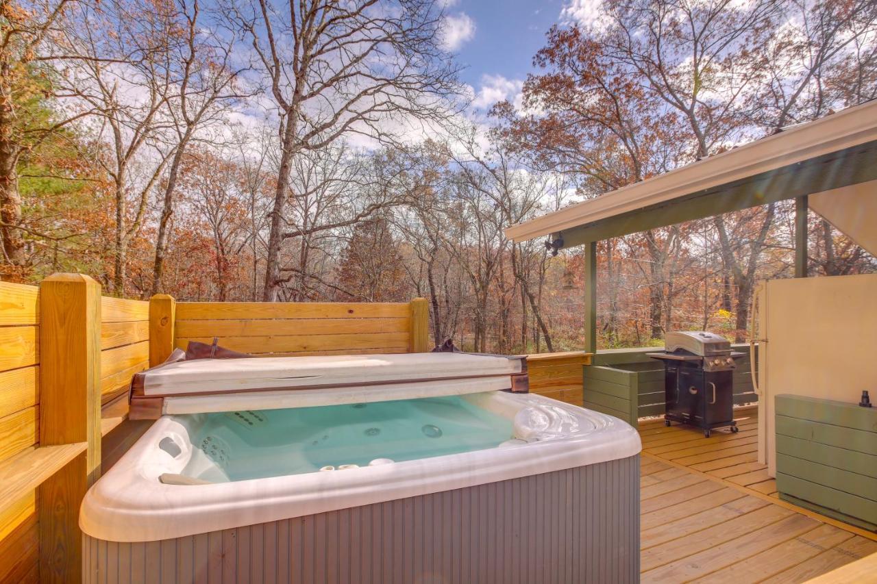 Pet-Friendly Chattanooga Cabin With Hot Tub And Kayaks エクステリア 写真